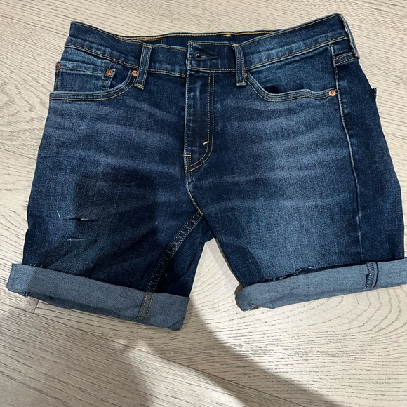 Levi’s shorts - Picture 3 of 3